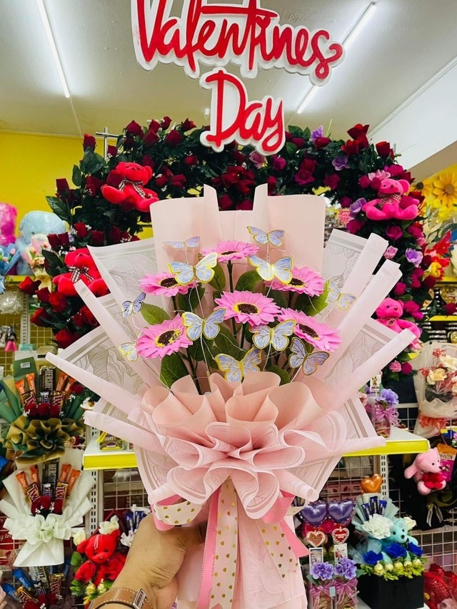PASADAYA SA PANDAYAN: Artificial Flower Bouquet wi